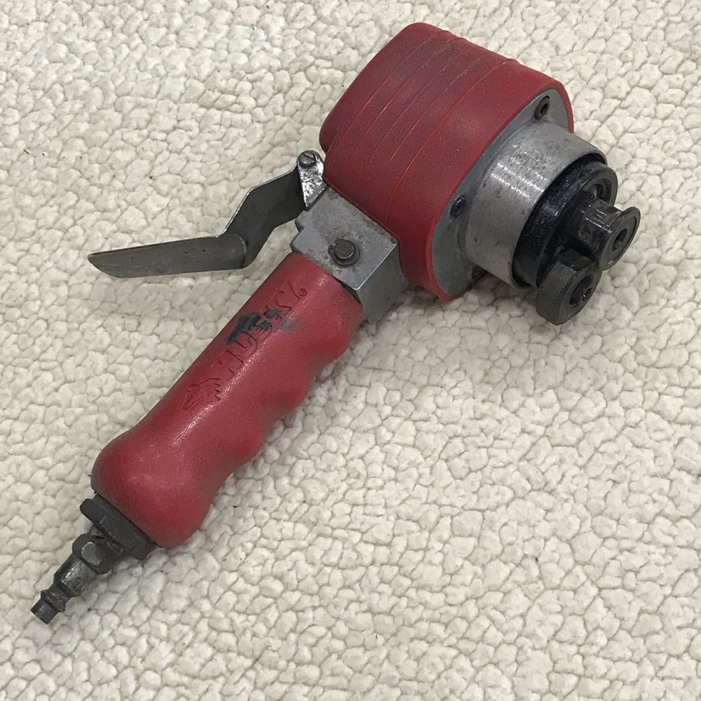 Husky 6" DA Model H4790 Dual Action Pneumatic Sander Hand Tool